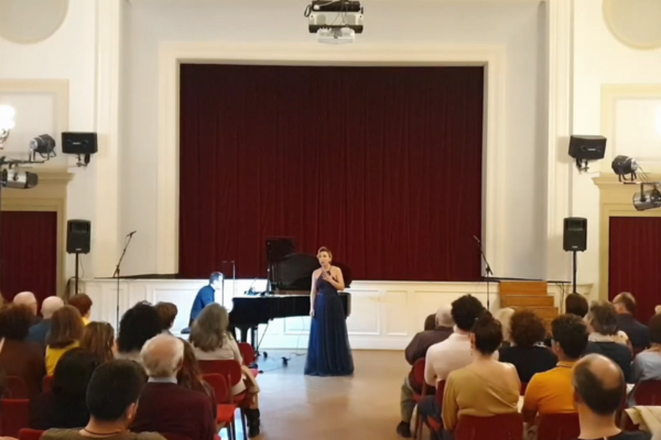 Copertina video: Aria di Mimì, La Bohème, di G. Puccini